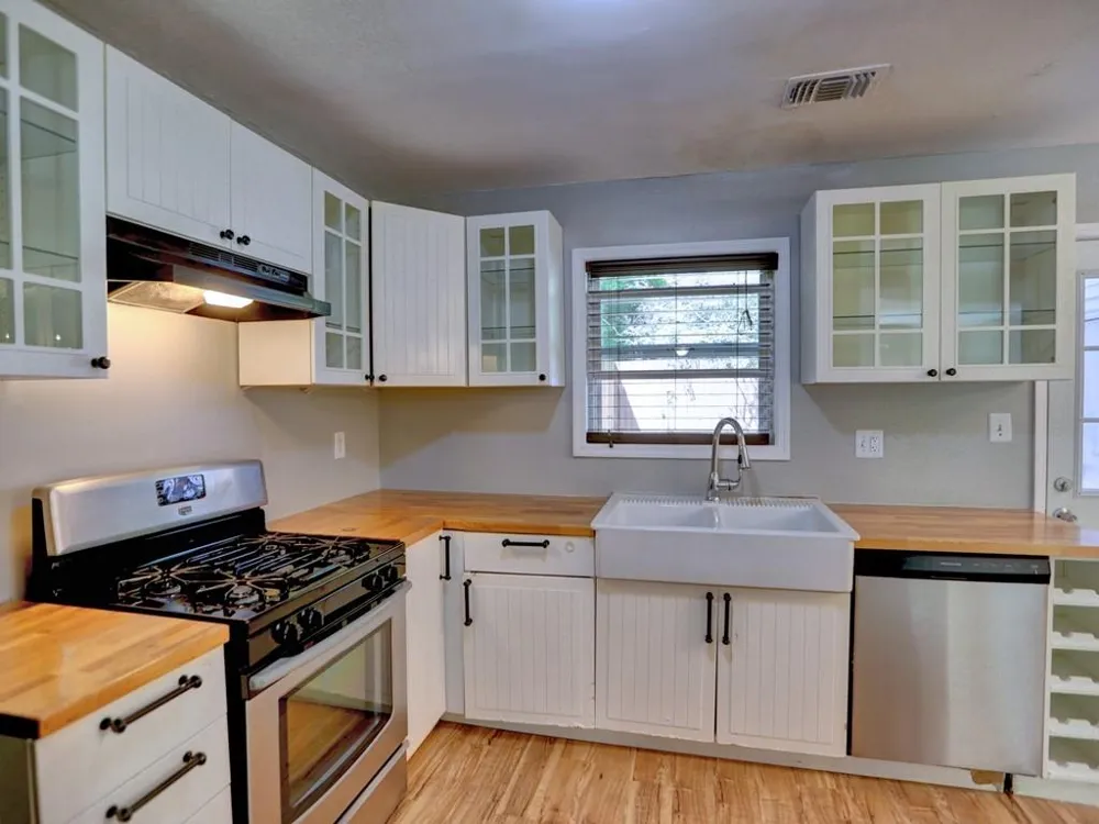 3539 Kennesaw Station Drive NW Kennesaw, GA 30144