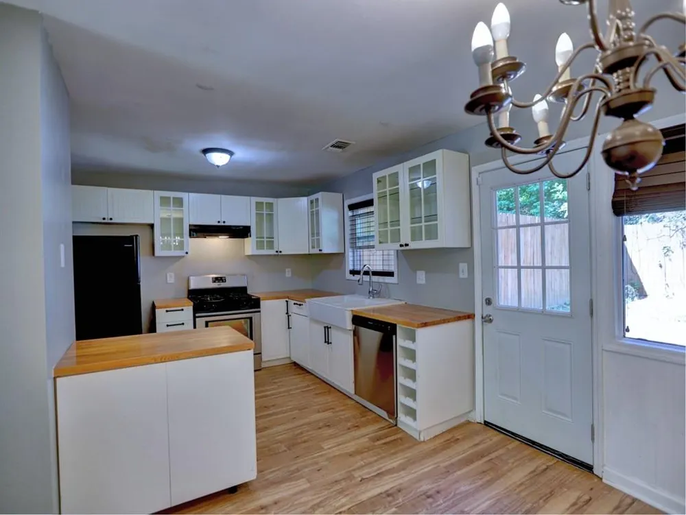 3539 Kennesaw Station Drive NW Kennesaw, GA 30144