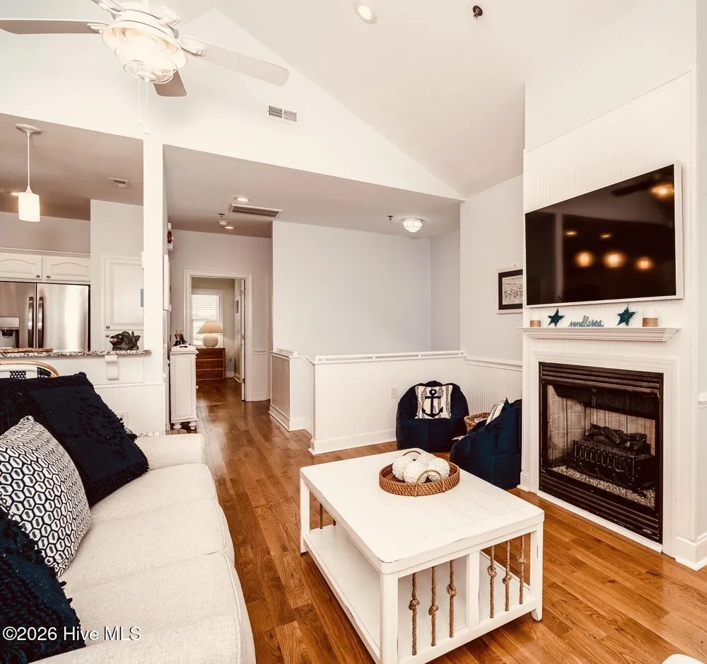 202 W Dobbs Street #C Atlantic Beach, NC 28512