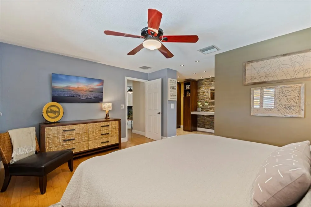4501 37TH STREET S St Petersburg, FL 33711