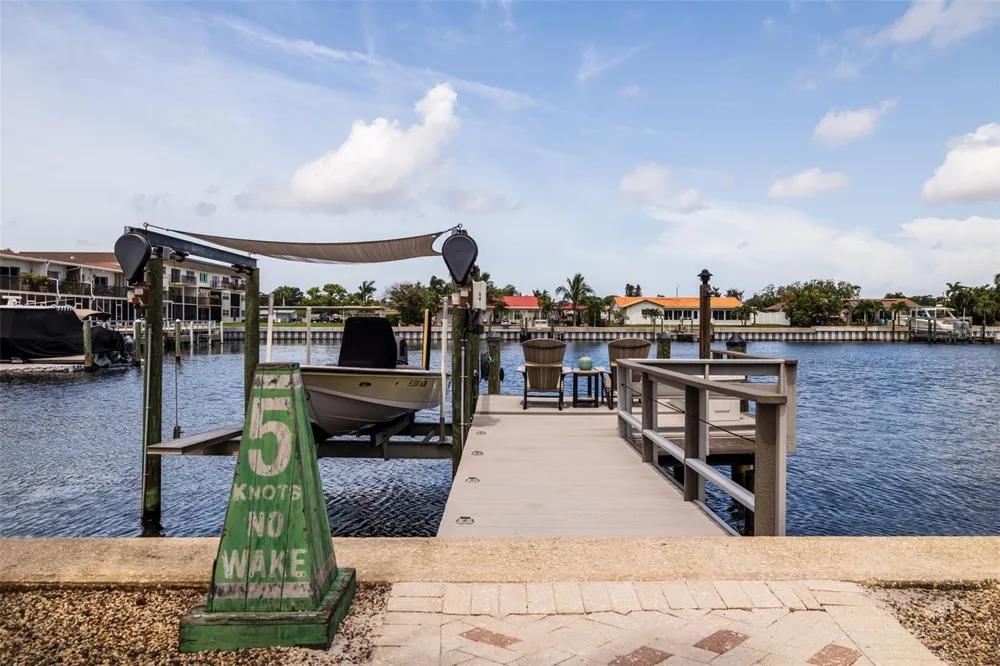 4501 37TH STREET S St Petersburg, FL 33711