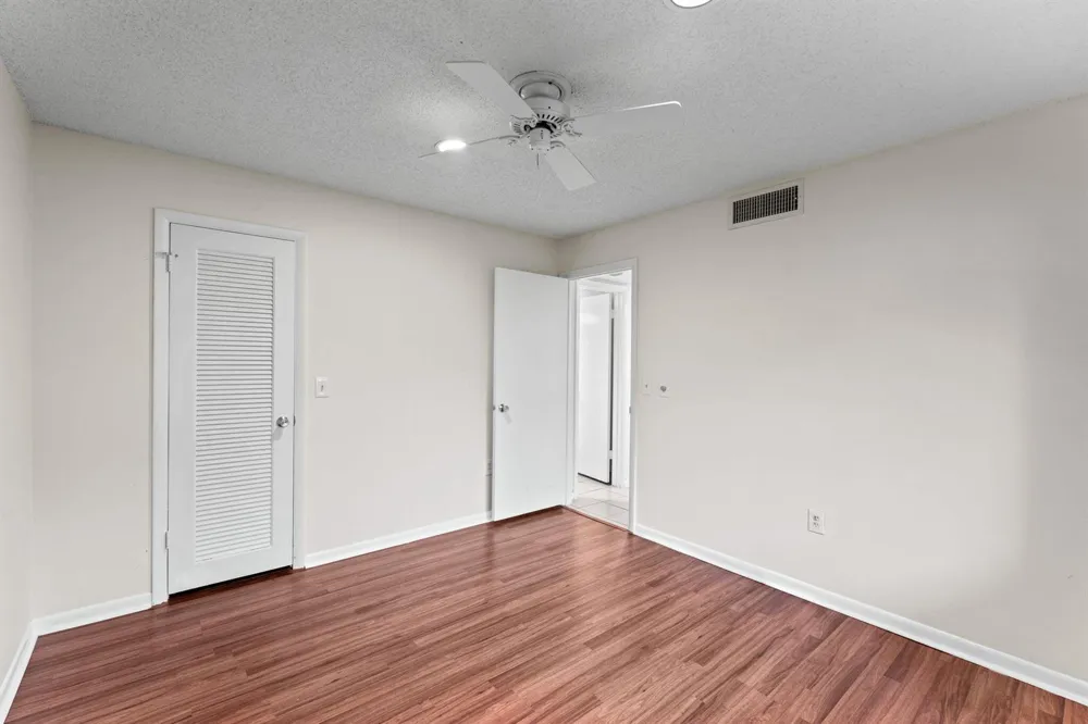 4822 ESEDRA COURT #106 Lake Worth, FL 33467