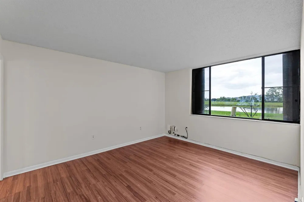 4822 ESEDRA COURT #106 Lake Worth, FL 33467