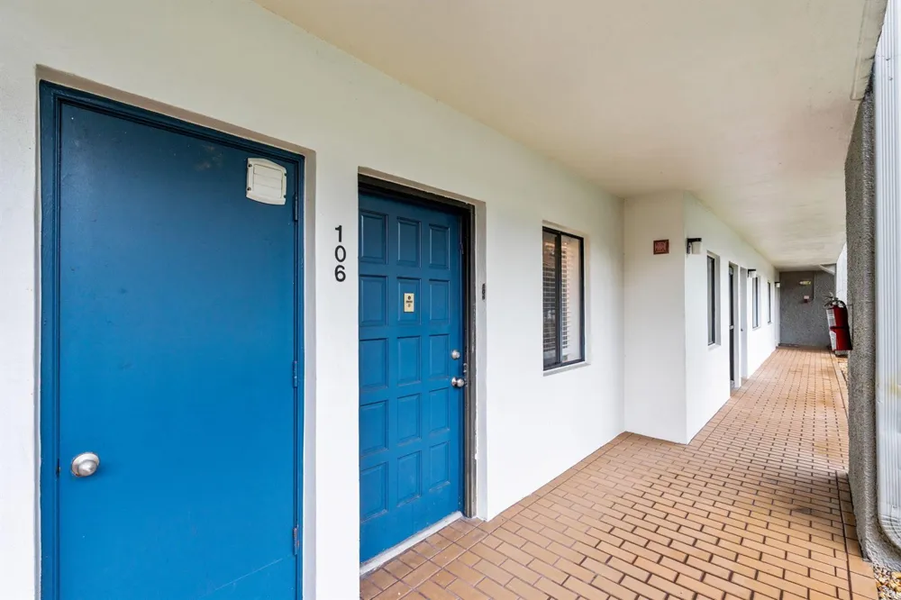 4822 ESEDRA COURT #106 Lake Worth, FL 33467