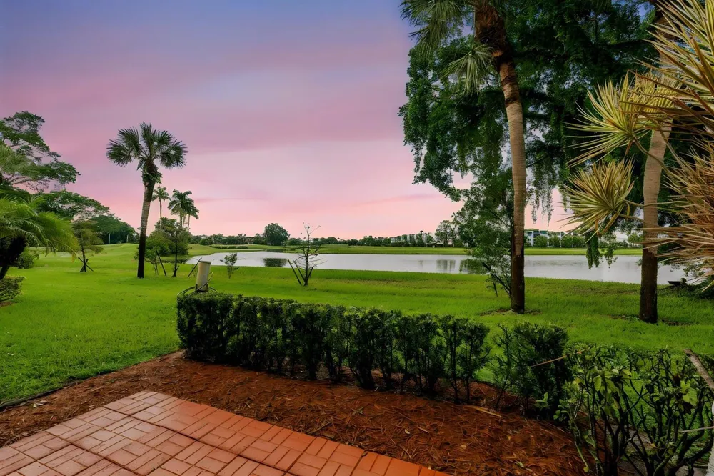 4822 ESEDRA COURT #106 Lake Worth, FL 33467