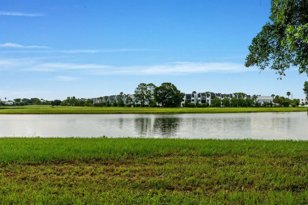 4822 ESEDRA COURT #106 Lake Worth, FL 33467