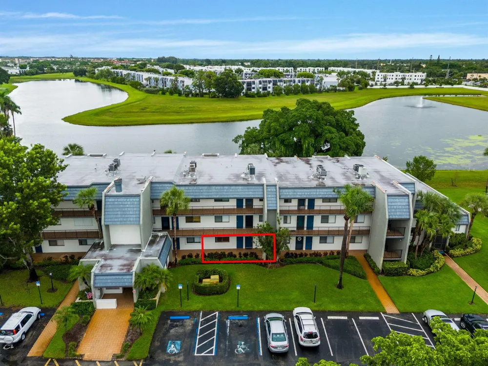 4822 ESEDRA COURT #106 Lake Worth, FL 33467