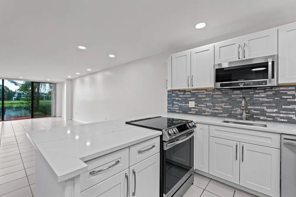 4822 ESEDRA COURT #106 Lake Worth, FL 33467