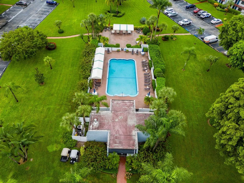 4822 ESEDRA COURT #106 Lake Worth, FL 33467