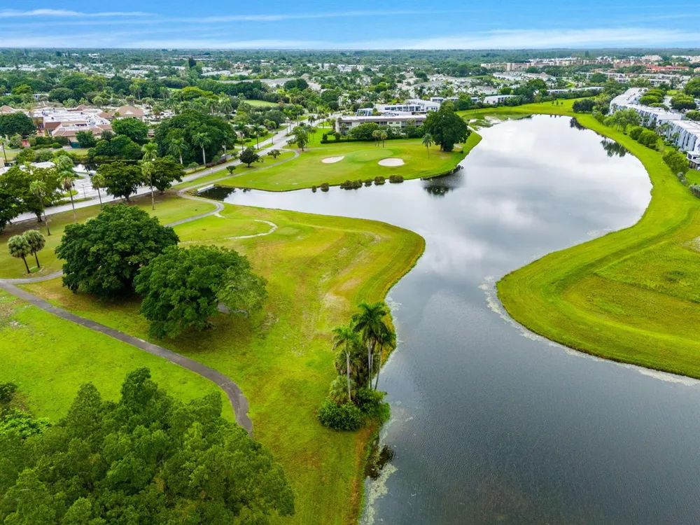 4822 ESEDRA COURT #106 Lake Worth, FL 33467