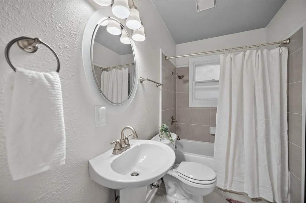 346 Classen Drive Dallas, TX 75218
