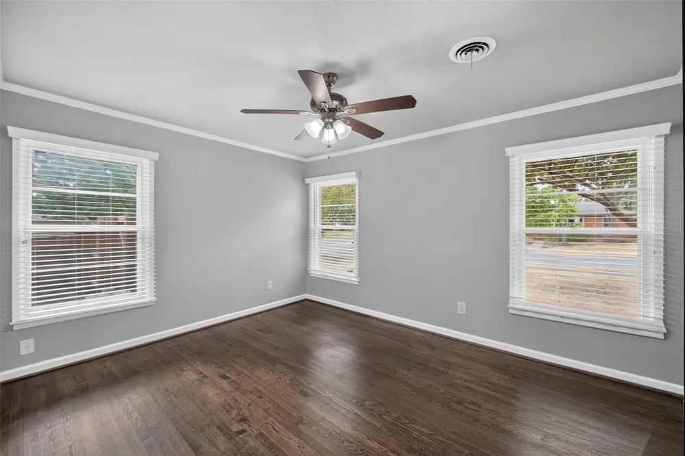 346 Classen Drive Dallas, TX 75218