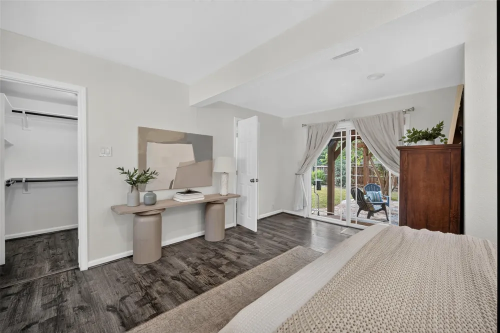 346 Classen Drive Dallas, TX 75218