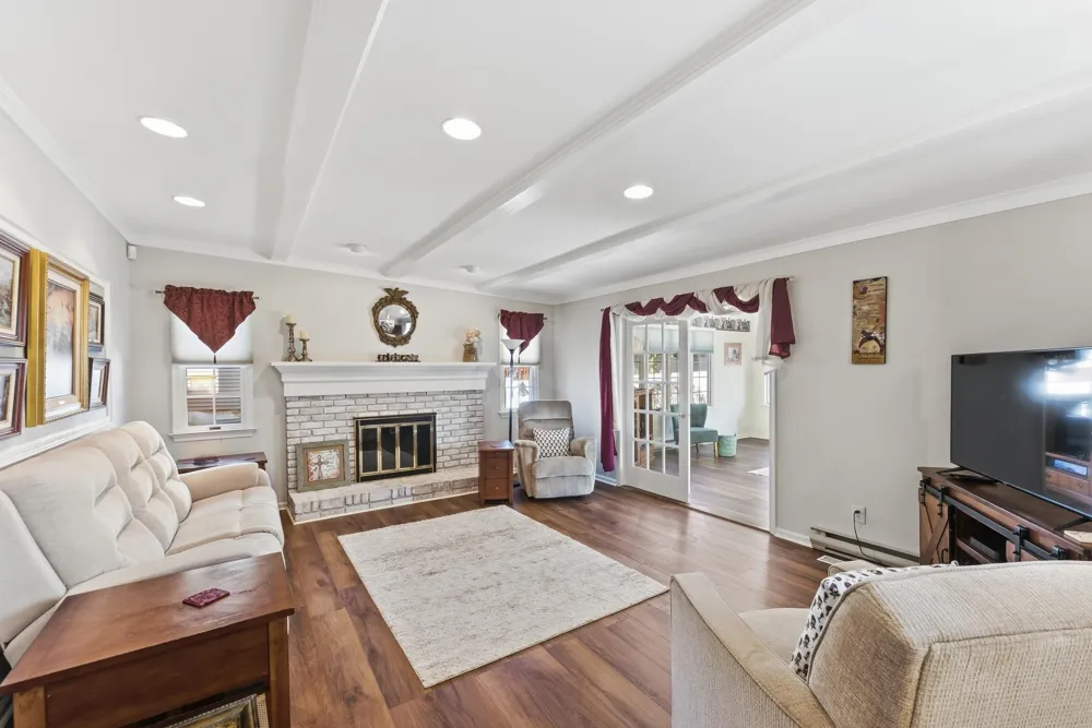 5 Split Rail Lane Marlton, NJ 08053