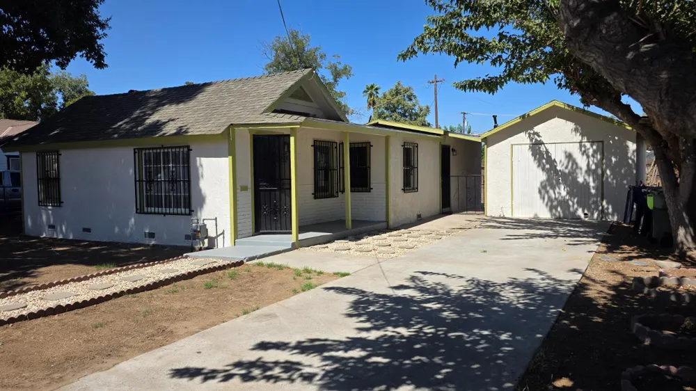 4163 E Clay Avenue Fresno, CA 93702