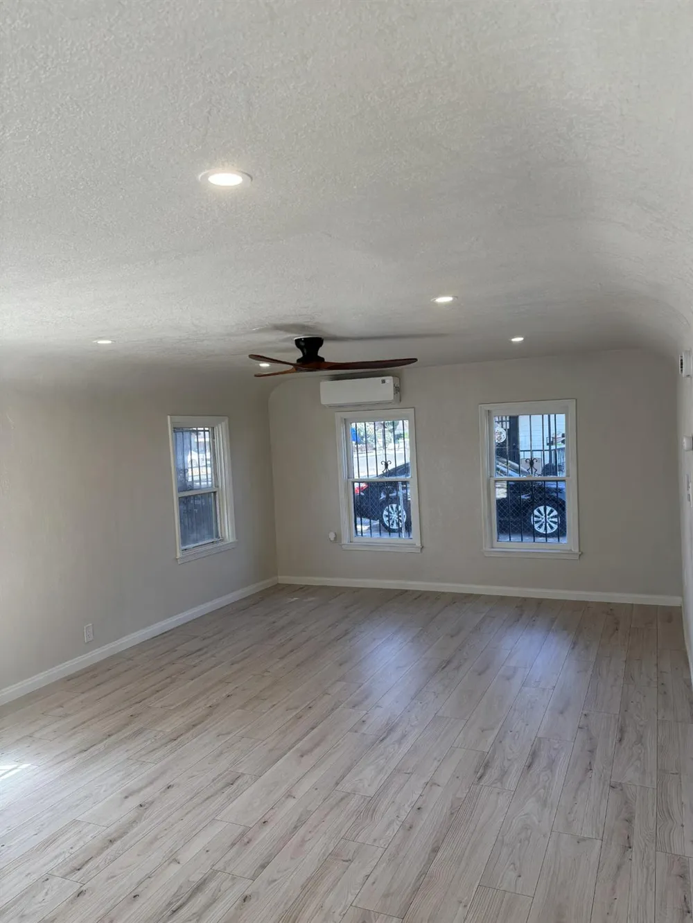 4163 E Clay Avenue Fresno, CA 93702