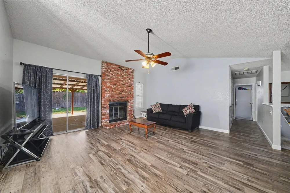 2123 Magnolia Avenue Sanger, CA 93657