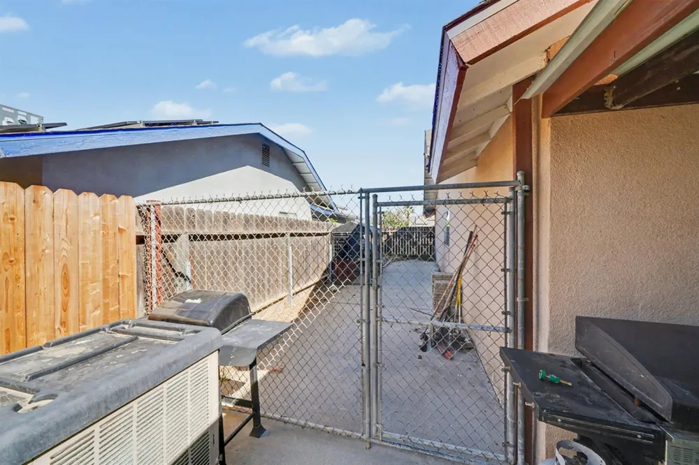 2123 Magnolia Avenue Sanger, CA 93657