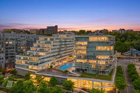 800 AVENUE AT PORT IMPERIAL