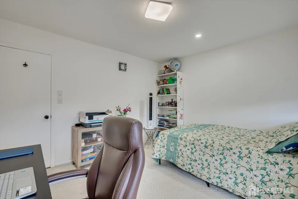 1602 Deerfield Drive Edison, NJ 08820