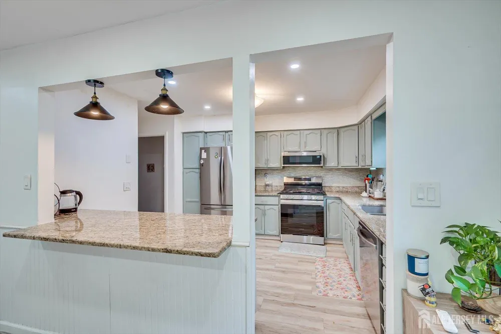 1602 Deerfield Drive Edison, NJ 08820