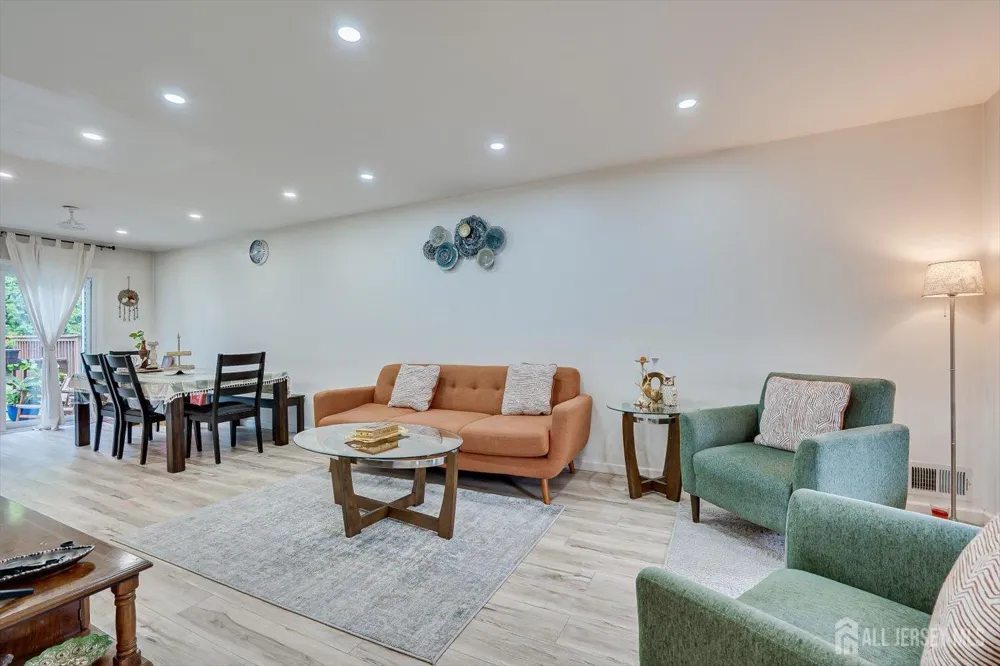 1602 Deerfield Drive Edison, NJ 08820
