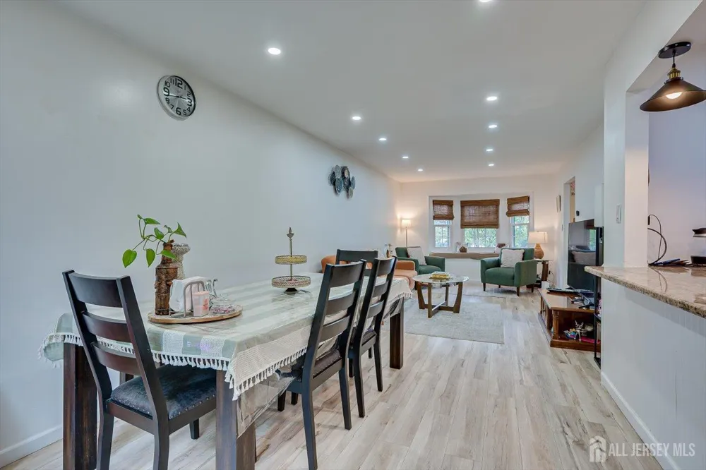1602 Deerfield Drive Edison, NJ 08820