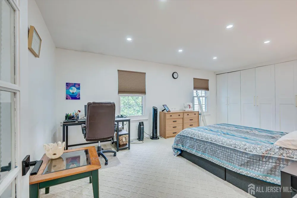 1602 Deerfield Drive Edison, NJ 08820
