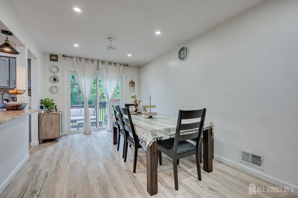 1602 Deerfield Drive Edison, NJ 08820