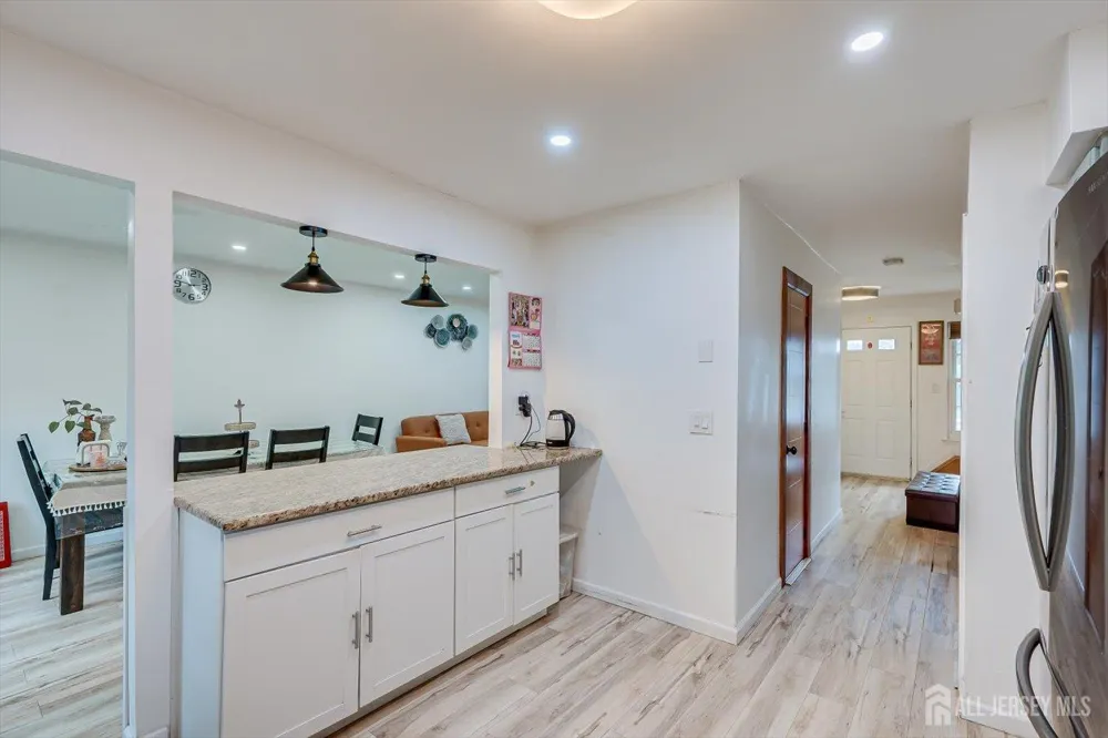 1602 Deerfield Drive Edison, NJ 08820