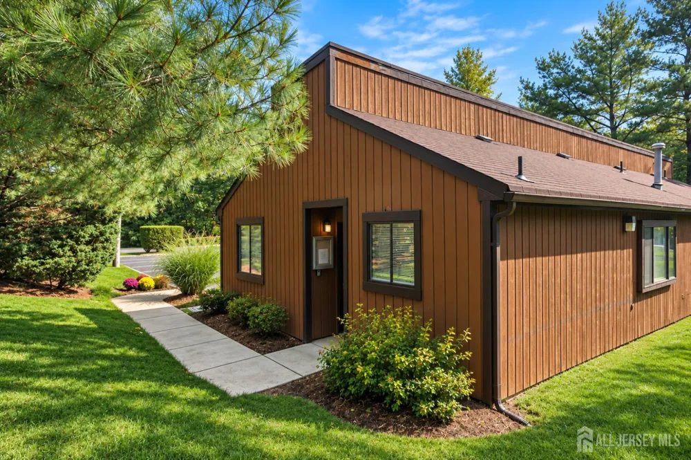 188 heywood Court Matawan, NJ 07747