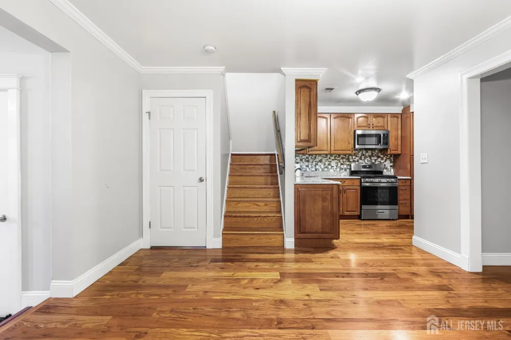 188 heywood Court Matawan, NJ 07747