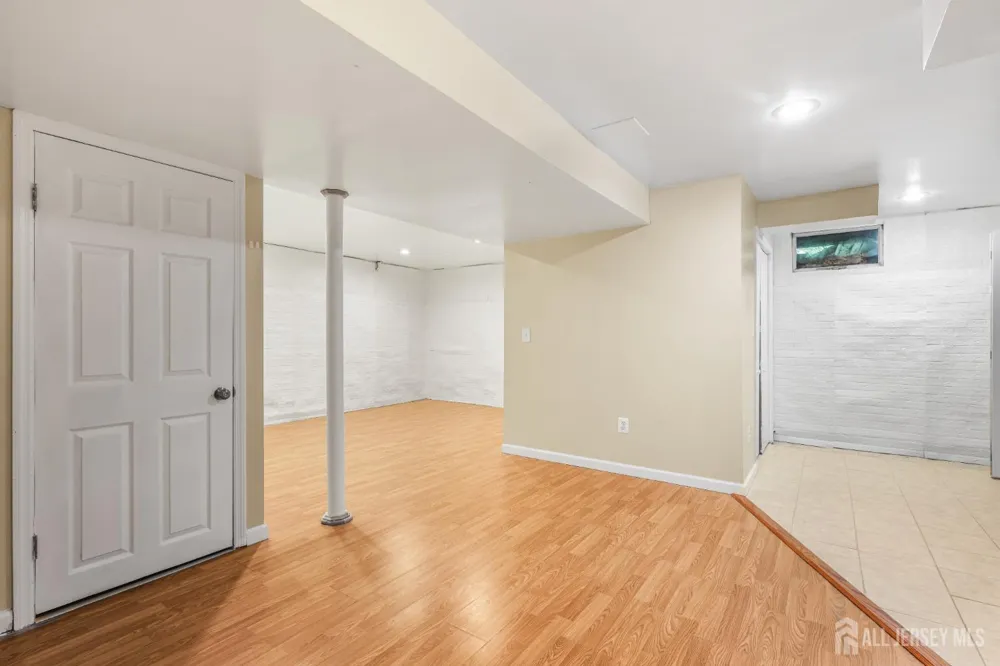 188 heywood Court Matawan, NJ 07747