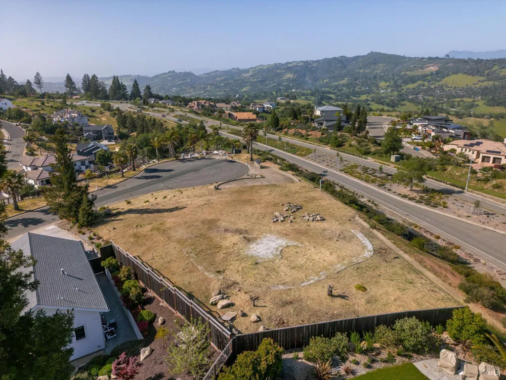 3874 Rocky Point Way Santa Rosa, CA 95404