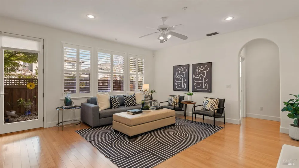 84 Pinheiro Circle Novato, CA 94945