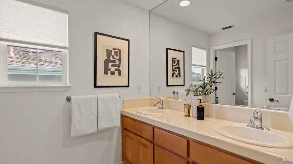 84 Pinheiro Circle Novato, CA 94945