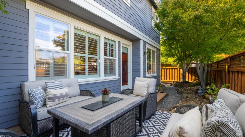 84 Pinheiro Circle Novato, CA 94945