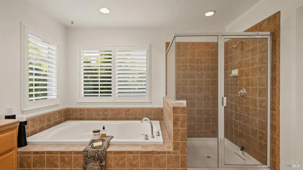 84 Pinheiro Circle Novato, CA 94945