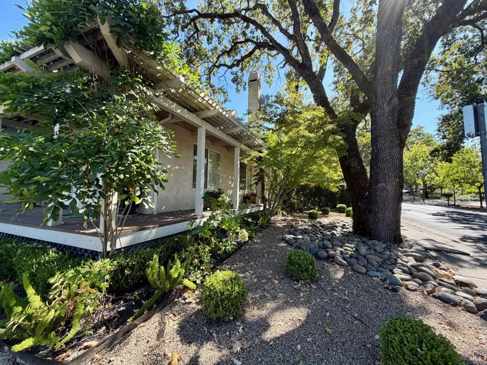 1185 Starr Avenue St. Helena, CA 94574