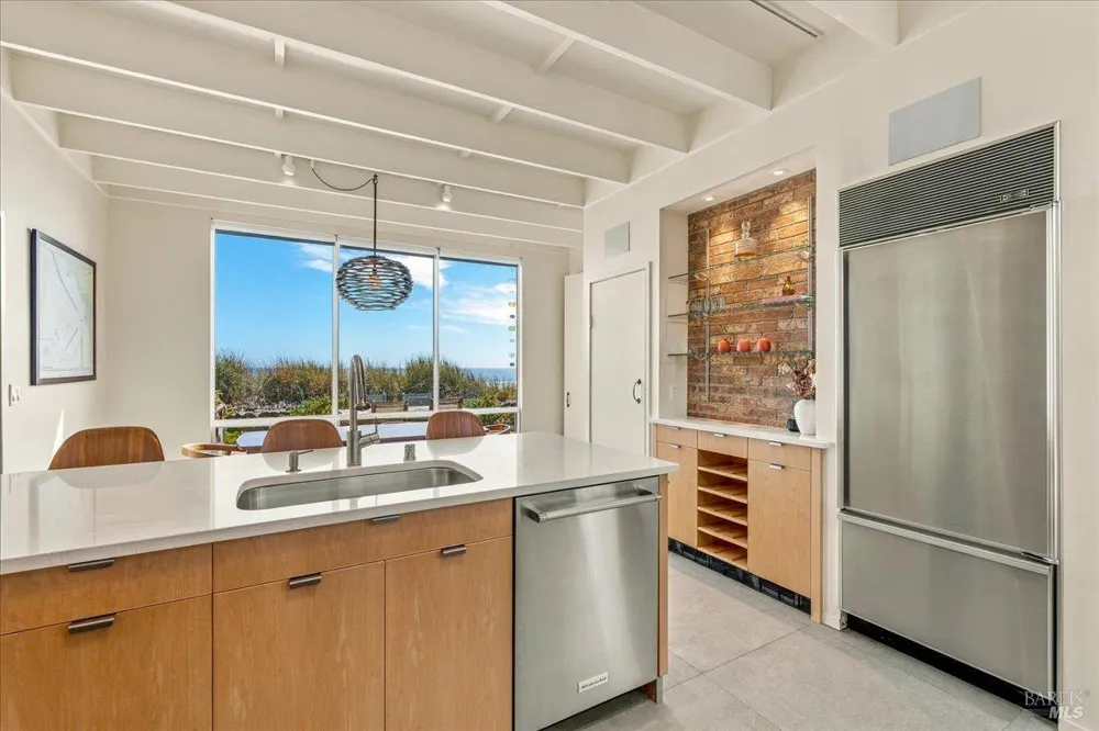 290 Seadrift Road Stinson Beach, CA 94970