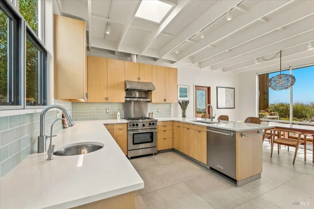 290 Seadrift Road Stinson Beach, CA 94970