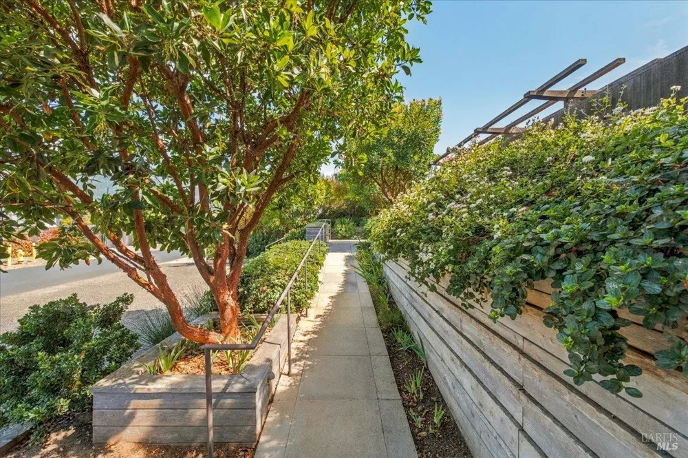290 Seadrift Road Stinson Beach, CA 94970