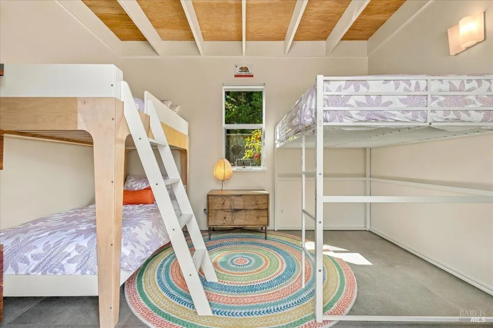 290 Seadrift Road Stinson Beach, CA 94970