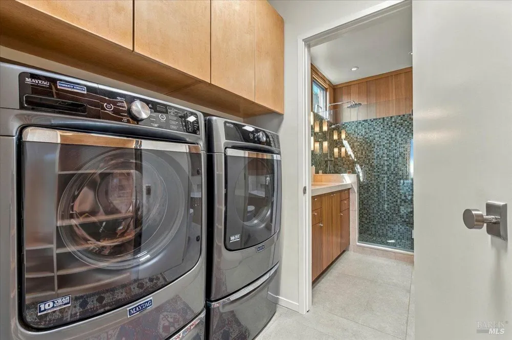 290 Seadrift Road Stinson Beach, CA 94970