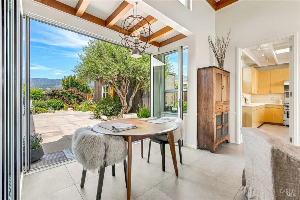 290 Seadrift Road Stinson Beach, CA 94970