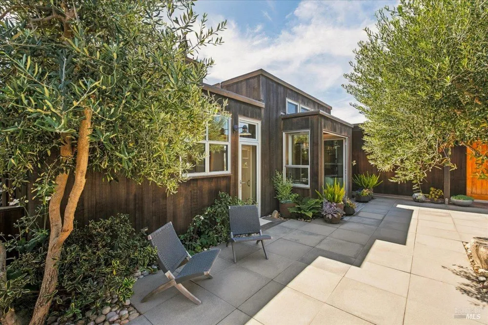 290 Seadrift Road Stinson Beach, CA 94970