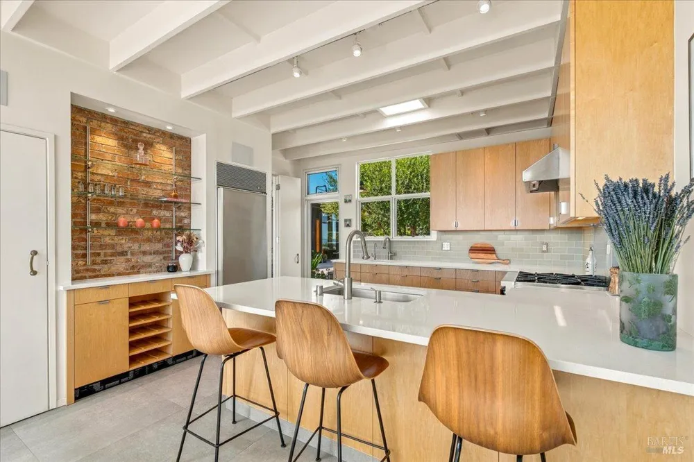 290 Seadrift Road Stinson Beach, CA 94970