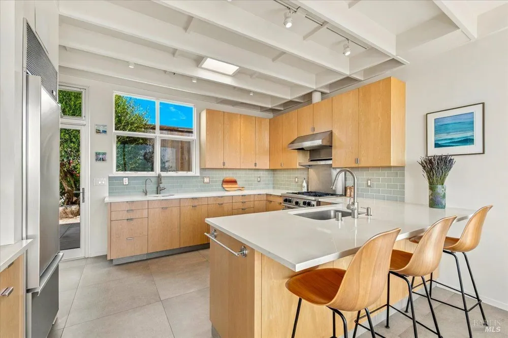 290 Seadrift Road Stinson Beach, CA 94970