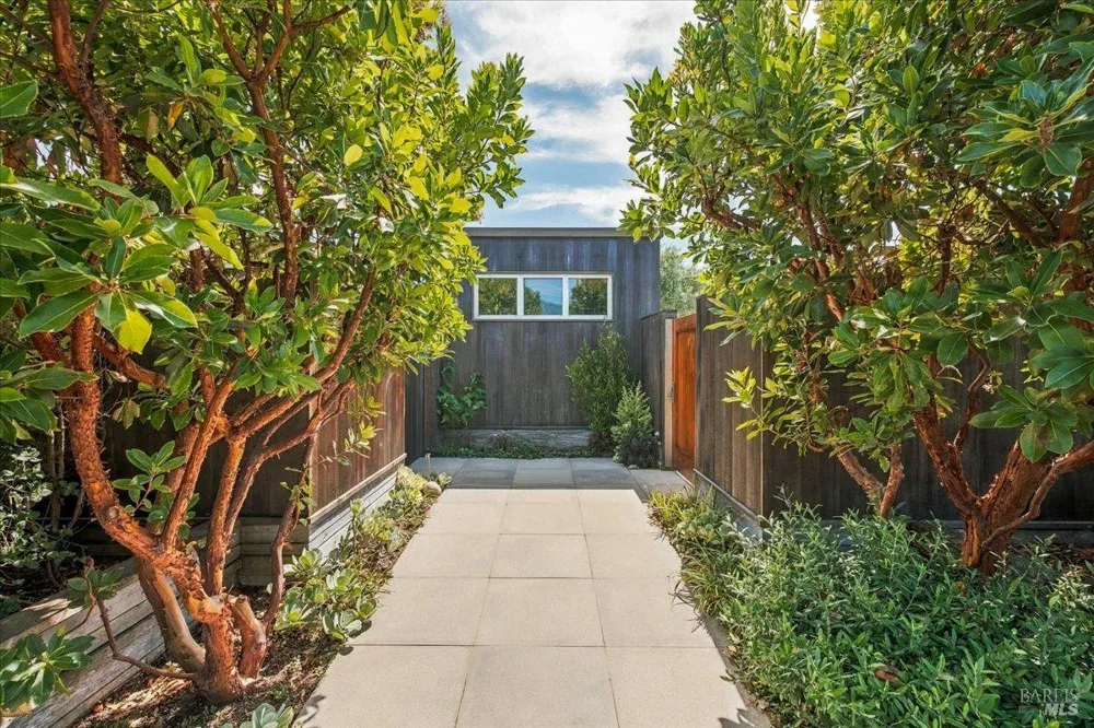290 Seadrift Road Stinson Beach, CA 94970