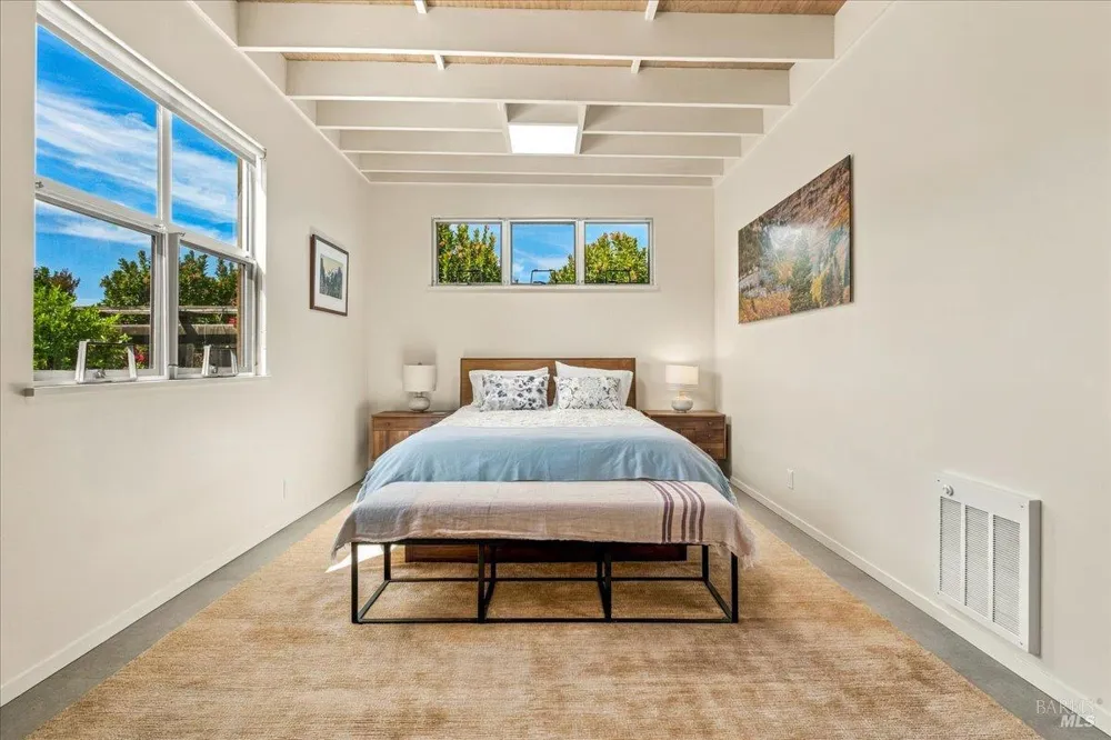 290 Seadrift Road Stinson Beach, CA 94970